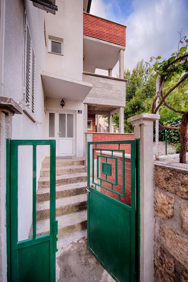 Apartments Marinkovic Komiža Exterior foto